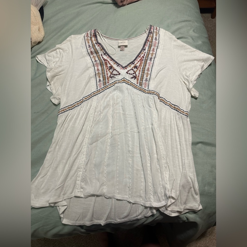 Knox Rose White Flutter Sleeve Embellished Blouse